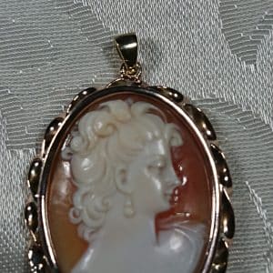 9ct Rose & Yellow Gold Cameo Pendant