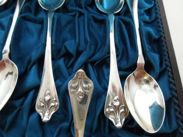 Silver Art Nouveau Teaspoons London 1907 - Image 4