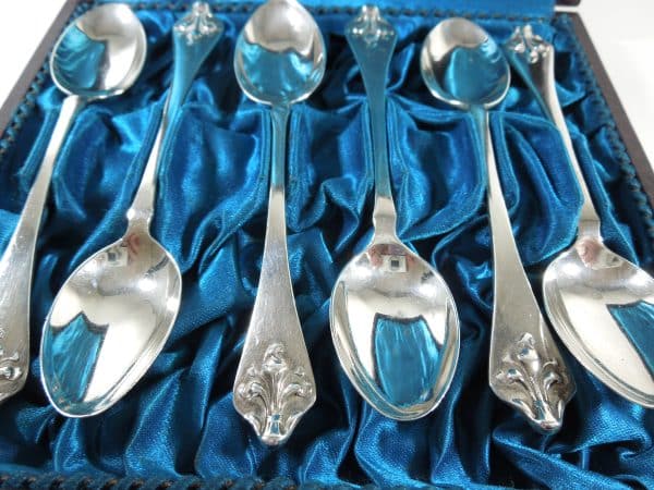Silver Art Nouveau Teaspoons London 1907 - Image 3