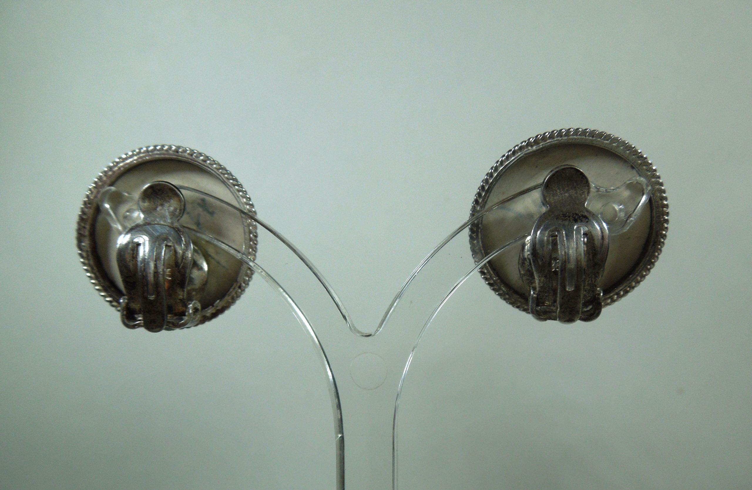 Silver Delft Pottery Clip-On Earrings - Image 3