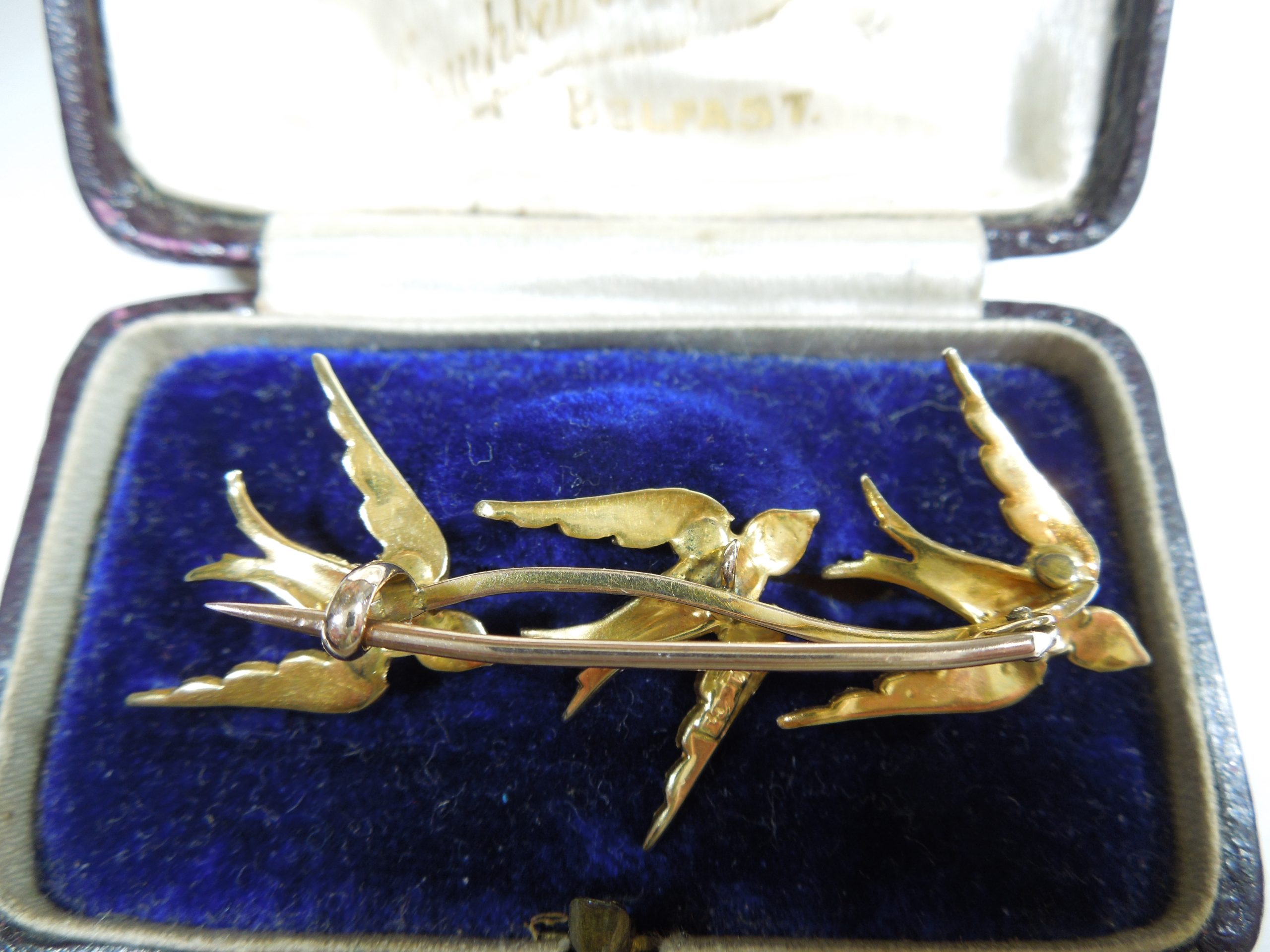 15ct Gold Seed Pearl Swallow Brooch Pin - Image 3