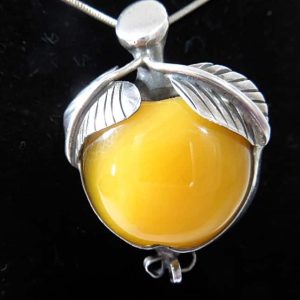 Silver Butterscotch Amber Pendant Brooch