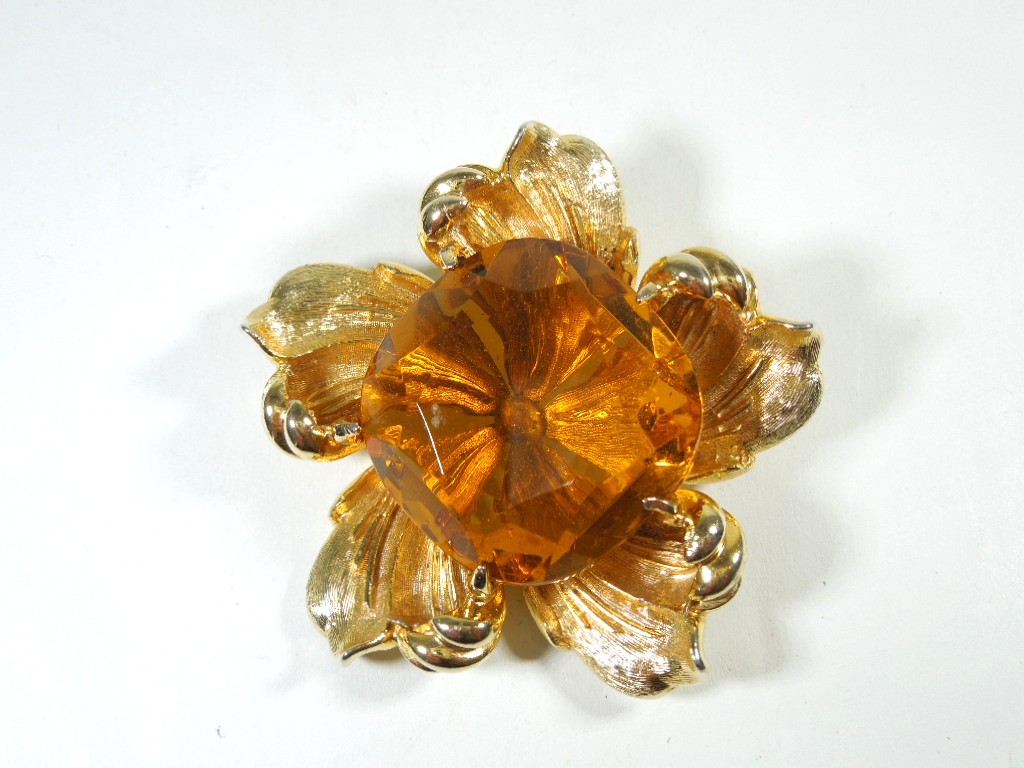 Costume Brooch Pin with Simulated Citrine Glass Stone - Image 2